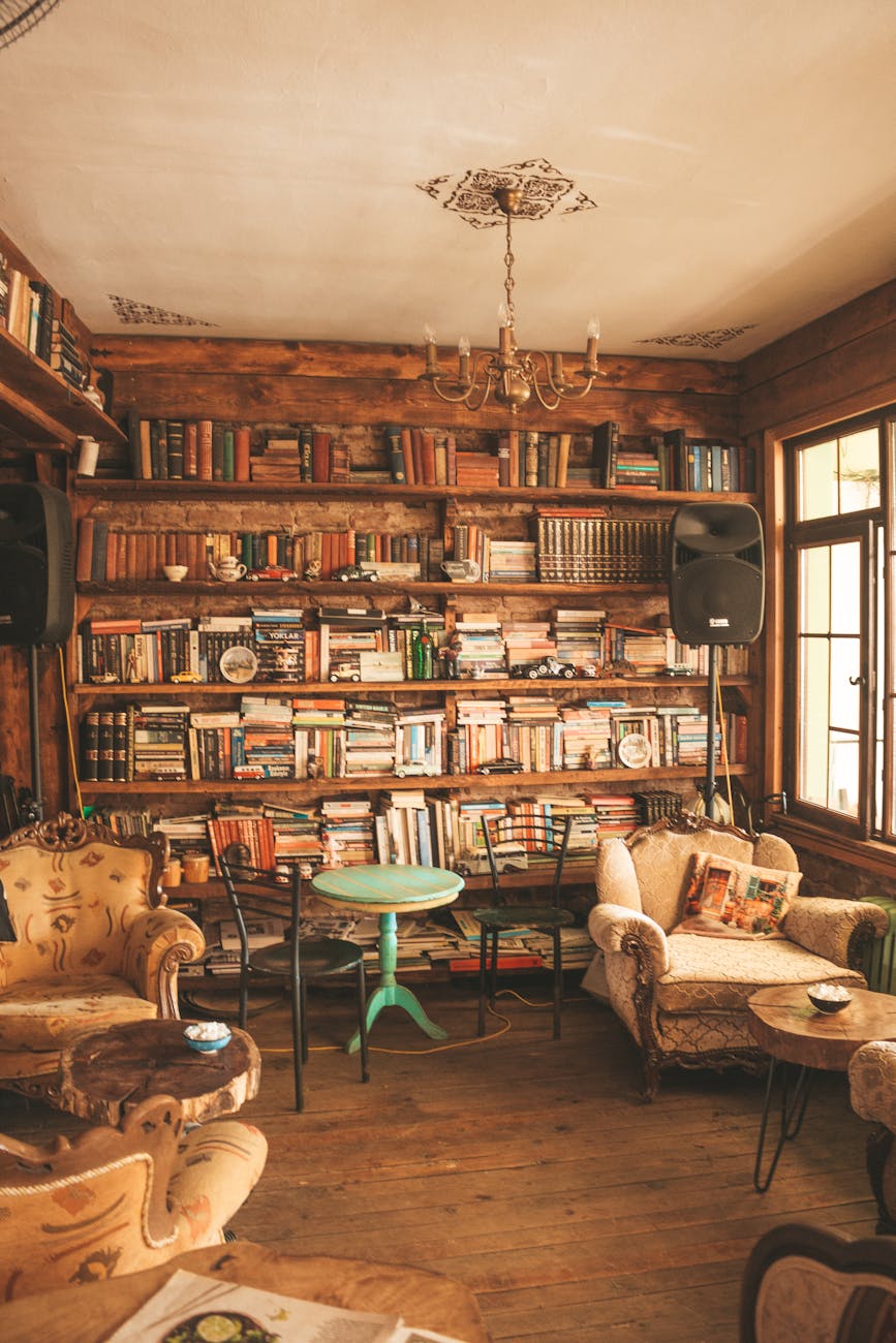 7 Library Cafe yang Harus Kamu Datangi